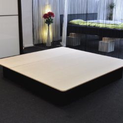 Sockel mit Bodenplatte